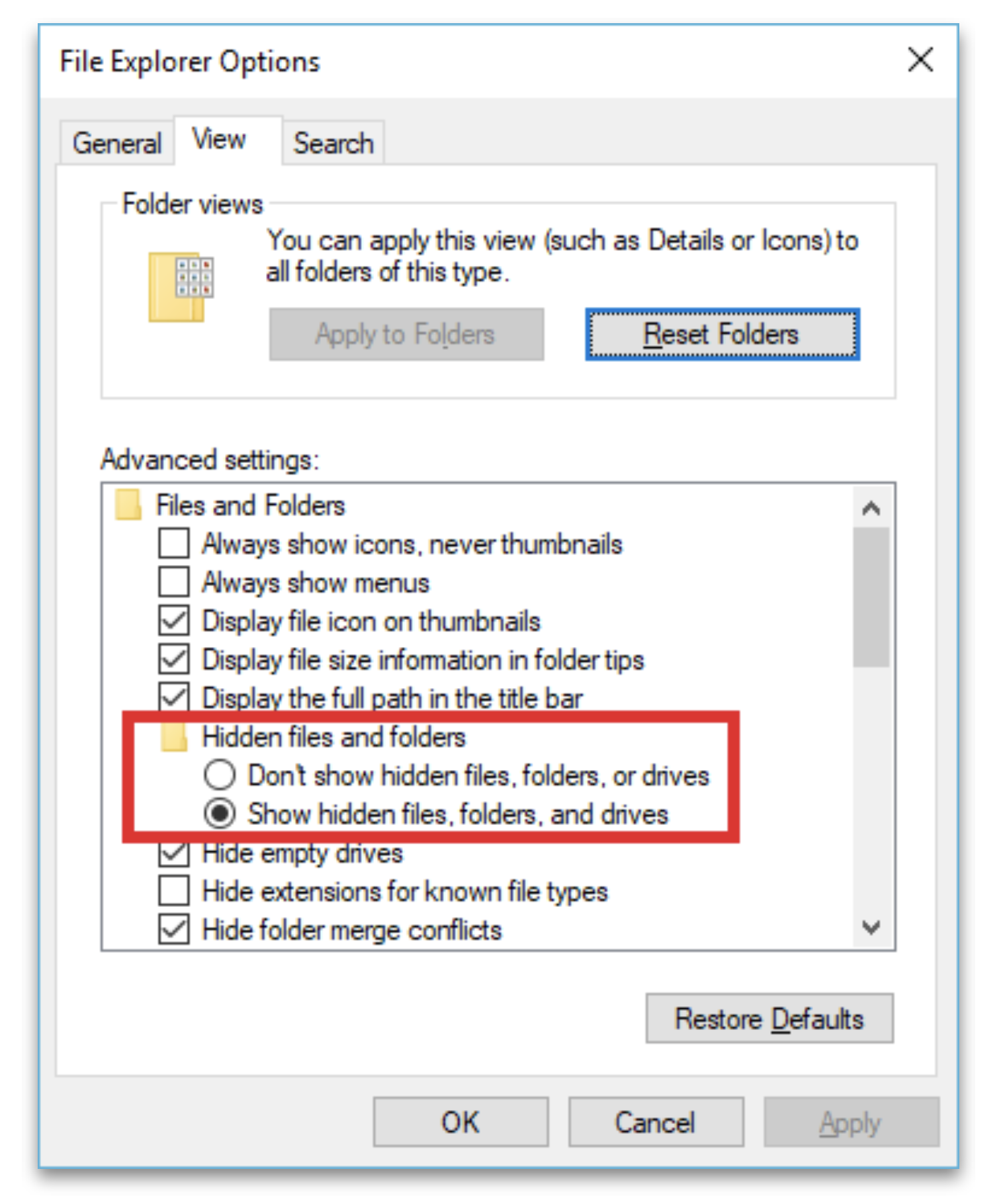 Janela "File Explorer Options" do Archicad com a aba "View" selecionada, contendo as seções "Folder views" com botões "Apply to Folders" e "Reset Folders", e "Advanced settings" com opções marcadas como "Display file icon on thumbnails" e "Display the full path in the title bar"; a seção "Hidden files and folders" está destacada com retângulo vermelho, com a opção "Show hidden files, folders, and drives" selecionada, além dos botões "OK", "Cancel" e "Apply" na parte inferior.