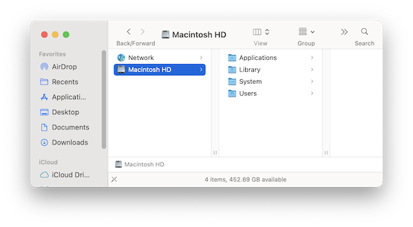 Janela do seletor de arquivos do Archicad no macOS exibindo o diretório "Macintosh HD" selecionado, com pastas Applications, Library, System e Users na área principal, barra lateral com favoritos como AirDrop e Recents, botões de navegação, opções de visualização e agrupamento, barra de pesquisa e informações de armazenamento indicando 4 itens e 452,69 GB disponíveis.