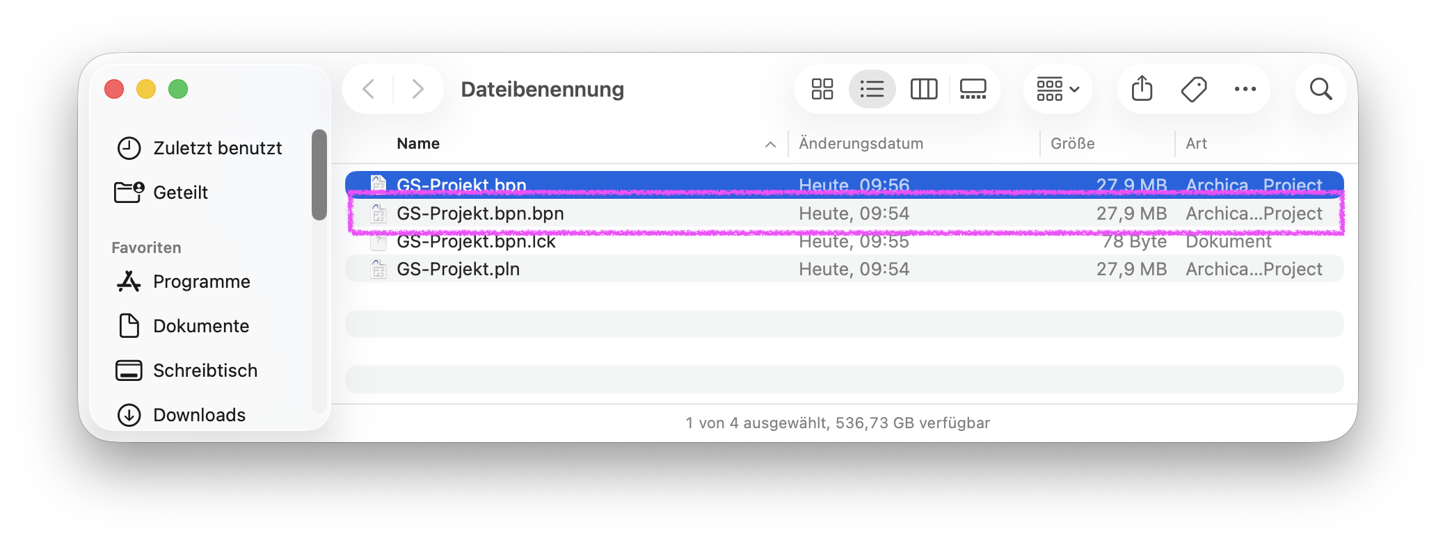 Finder‑Fenster Dateibenennung mit mehreren Sicherungsdateien, markiert ist die Datei GS‑Projekt.bpn.bpn die als 27,9 MB großes Archica…Project mit heutigem Änderungsdatum angezeigt wird und damit eine doppelt benannte Backup‑Datei des Projekts darstellt.