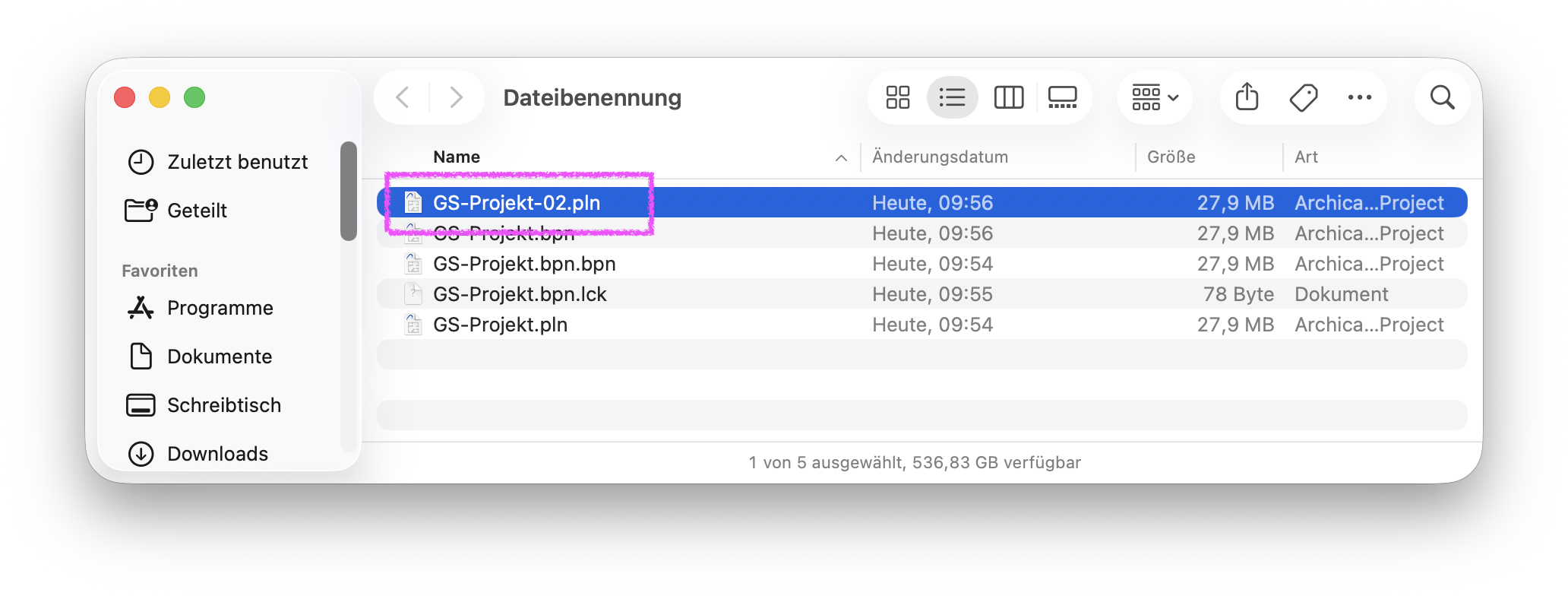 Finder‑Fenster&nbsp;Dateibenennung&nbsp;mit mehreren Projektdateien, oben ist die Datei&nbsp;GS‑Projekt‑02.pln&nbsp;markiert die als 27,9 MB großes&nbsp;Archica…Project&nbsp;mit heutigem Änderungsdatum angezeigt wird und eine umbenannte Variante des ursprünglichen Projekt‑BPN darstellt.