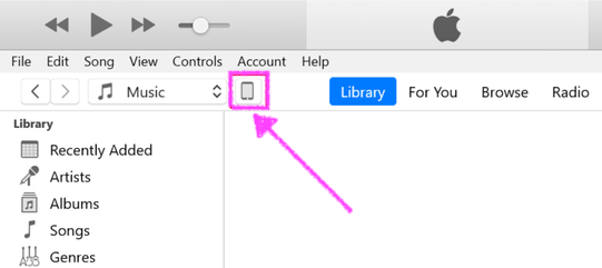 iTunes‑Fenster auf Windows, oben in der Symbolleiste ist das kleine Gerätesymbol neben der Medienauswahl markiert über das der Bildschirm mit den Einstellungen des angeschlossenen iOS‑Geräts geöffnet wird.