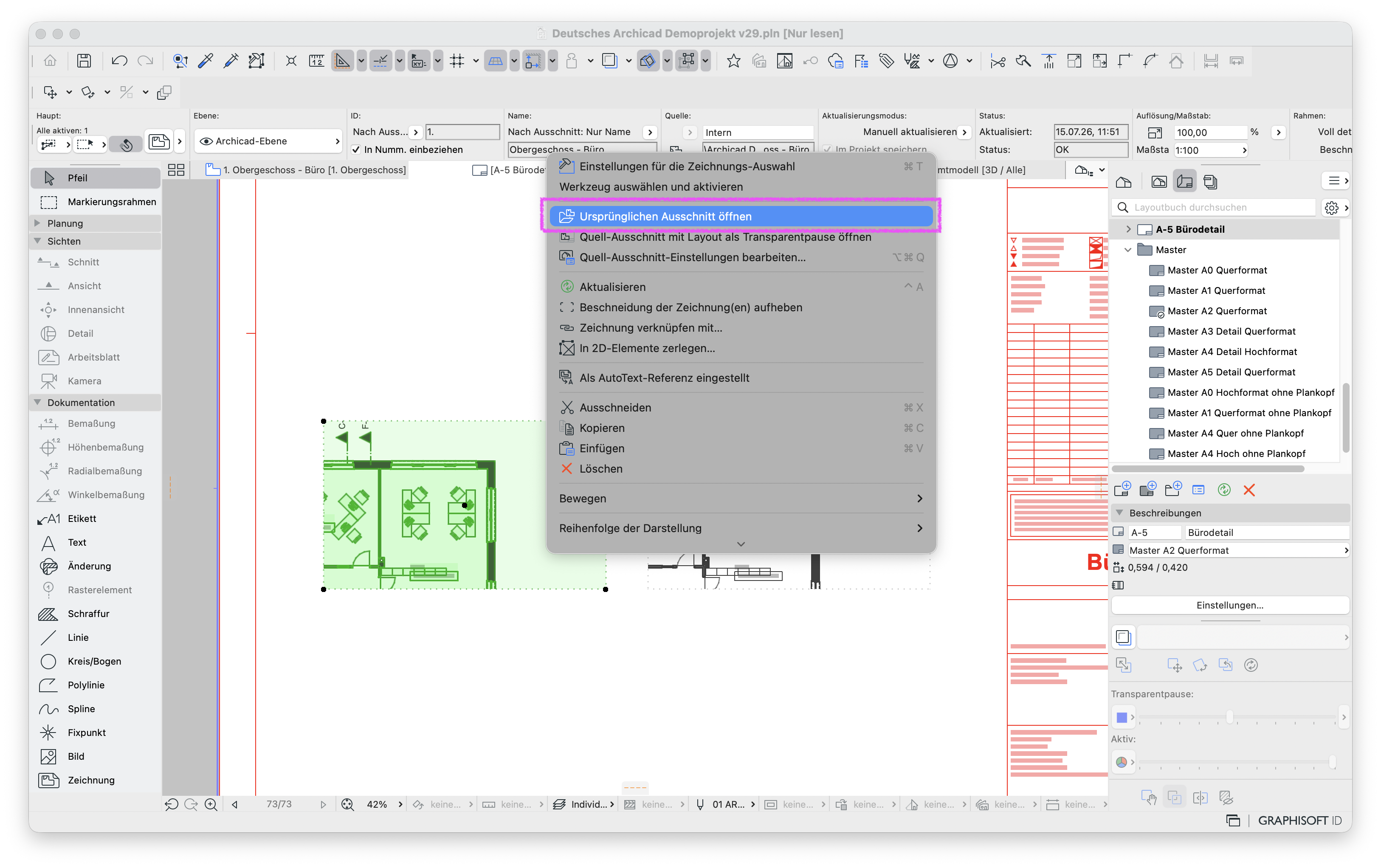 Layout‑Fenster mit platziertem Grundriss‑Ausschnitt in grün markiert; auf der Zeichnung wurde ein Rechtsklick ausgeführt, sodass das Kontextmenü Einstellungen für die Zeichnungs‑Auswahl sichtbar ist, in dem der Befehl Ursprünglichen Ausschnitt öffnen hervorgehoben ist, mit dem direkt der verknüpfte Quell‑Ausschnitt in der Ausschnitt‑Mappe geöffnet werden kann, um dessen Einstellungen oder Inhalte zu prüfen oder zu ändern.